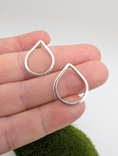Load image into Gallery viewer, Silver Raindrops Studs