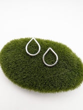 Load image into Gallery viewer, Silver Raindrops Studs